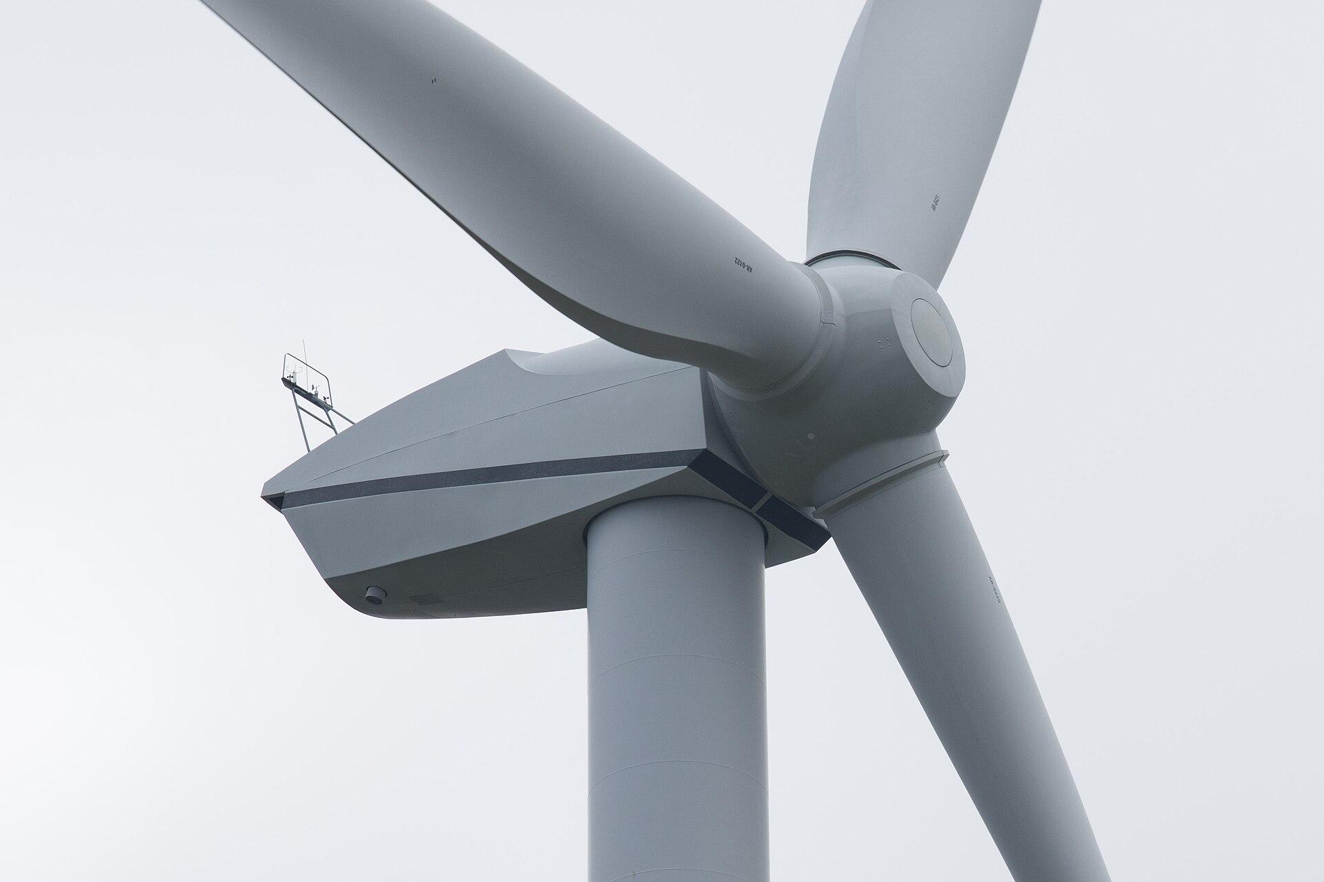 Turbine nacelle and rotor hub seen from below — structural engineering detail